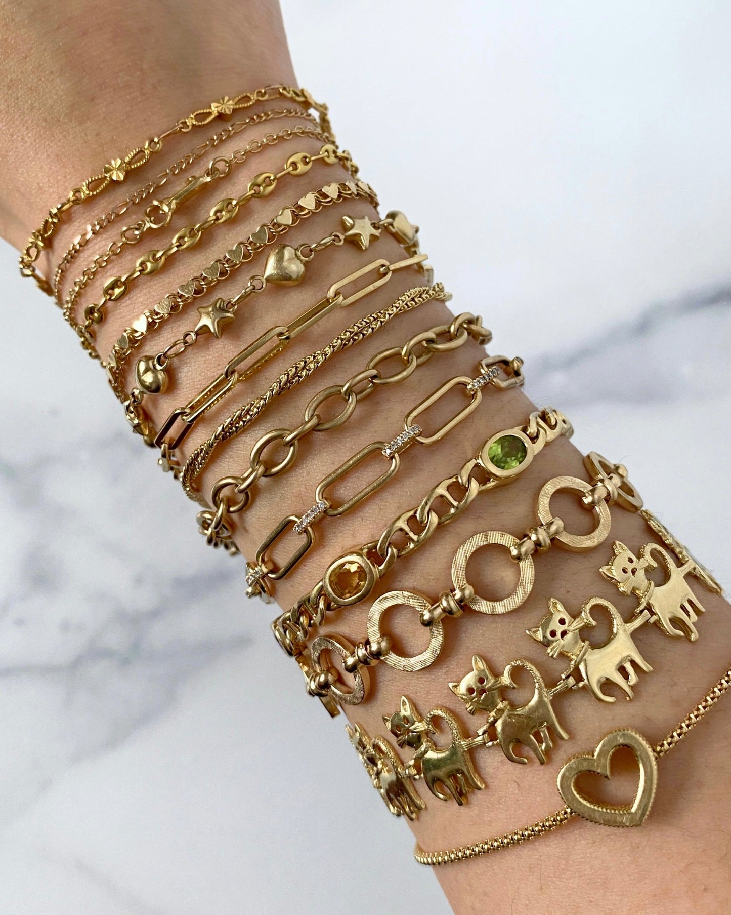 (Only G available) Paperclip bracelet with swiveling clasp - Golden Green Obsession