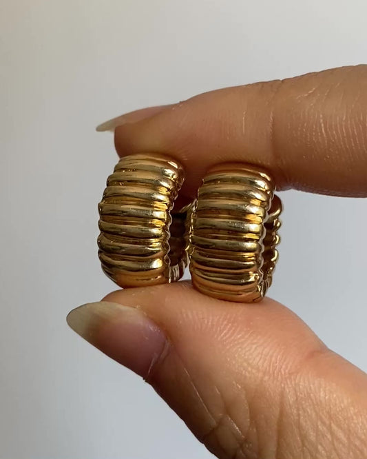 14k gold solid ribbed hoop earrings