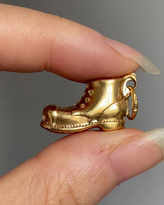 Vintage 18k gold Italian boot pendant