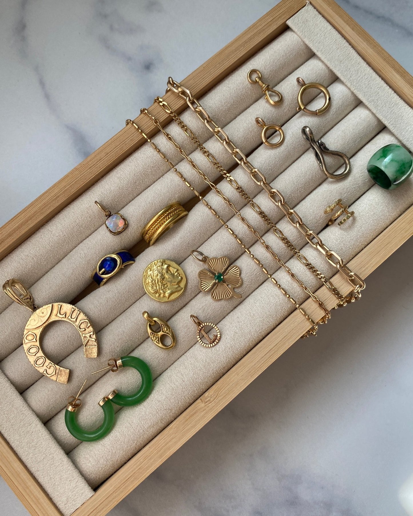 Selection of 18k and 22k solid gold personal collection items - Golden Green Obsession