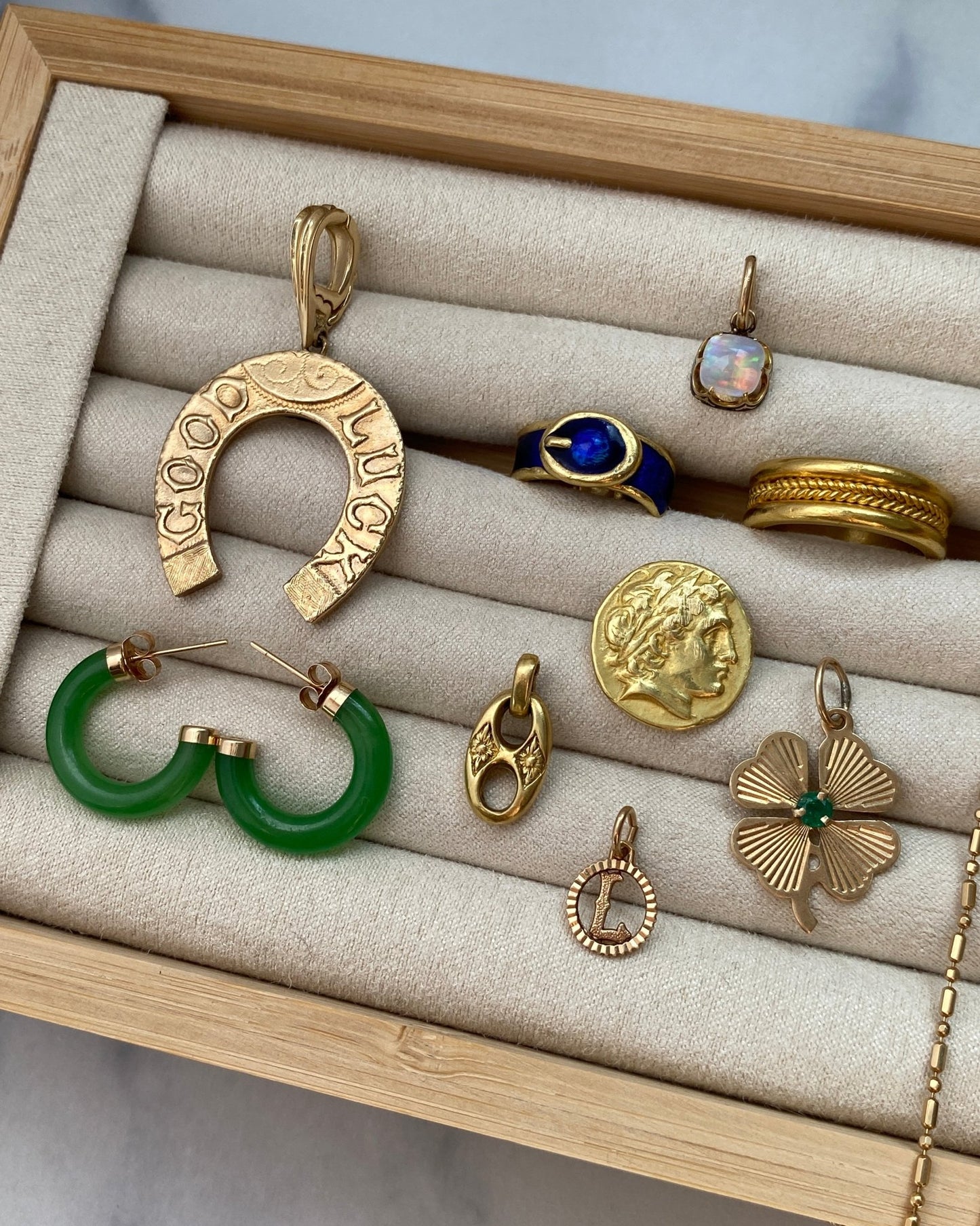 Selection of 18k and 22k solid gold personal collection items - Golden Green Obsession