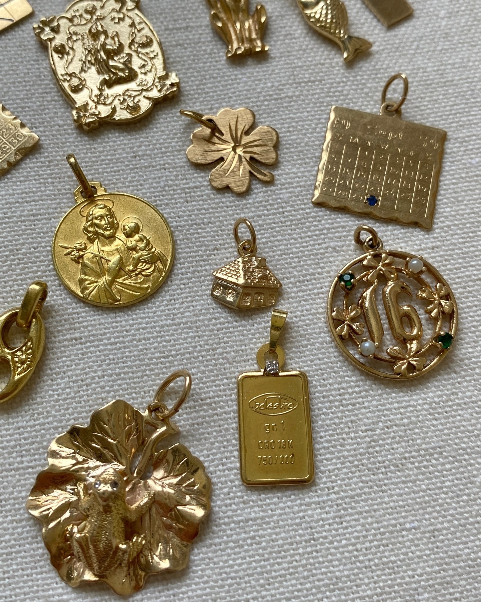 Solid gold 14k and 18k charms & pendants - Golden Green Obsession