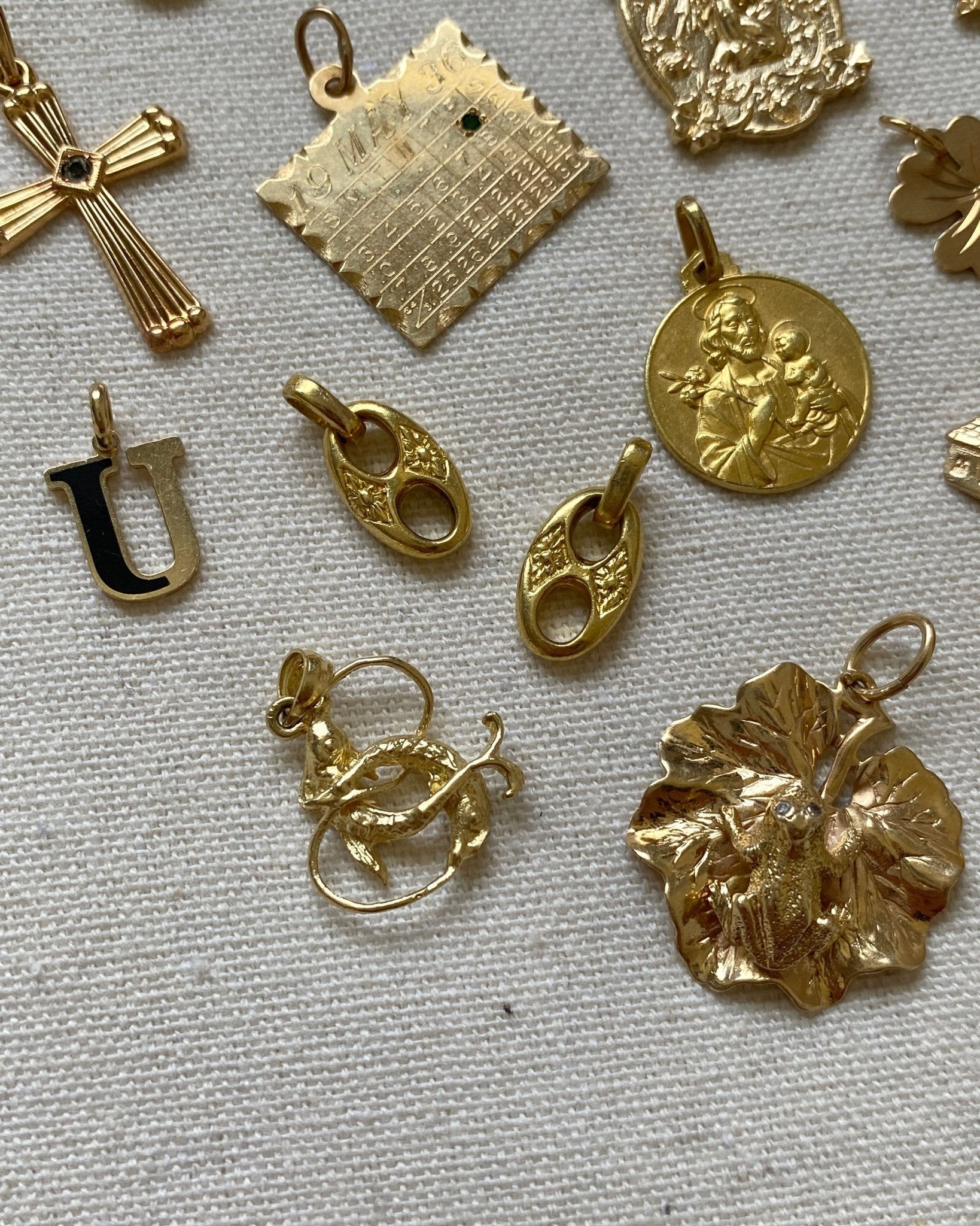 Solid gold 14k and 18k charms & pendants - Golden Green Obsession