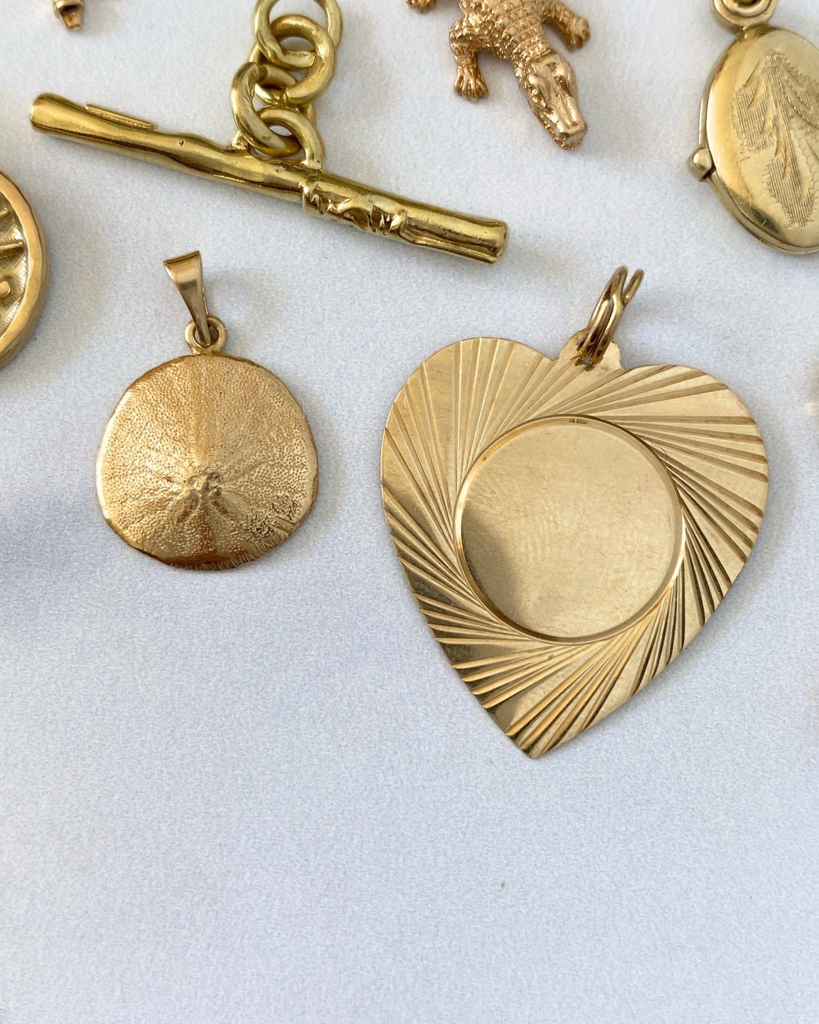 Solid gold 14k and 18k charms & pendants - Golden Green Obsession