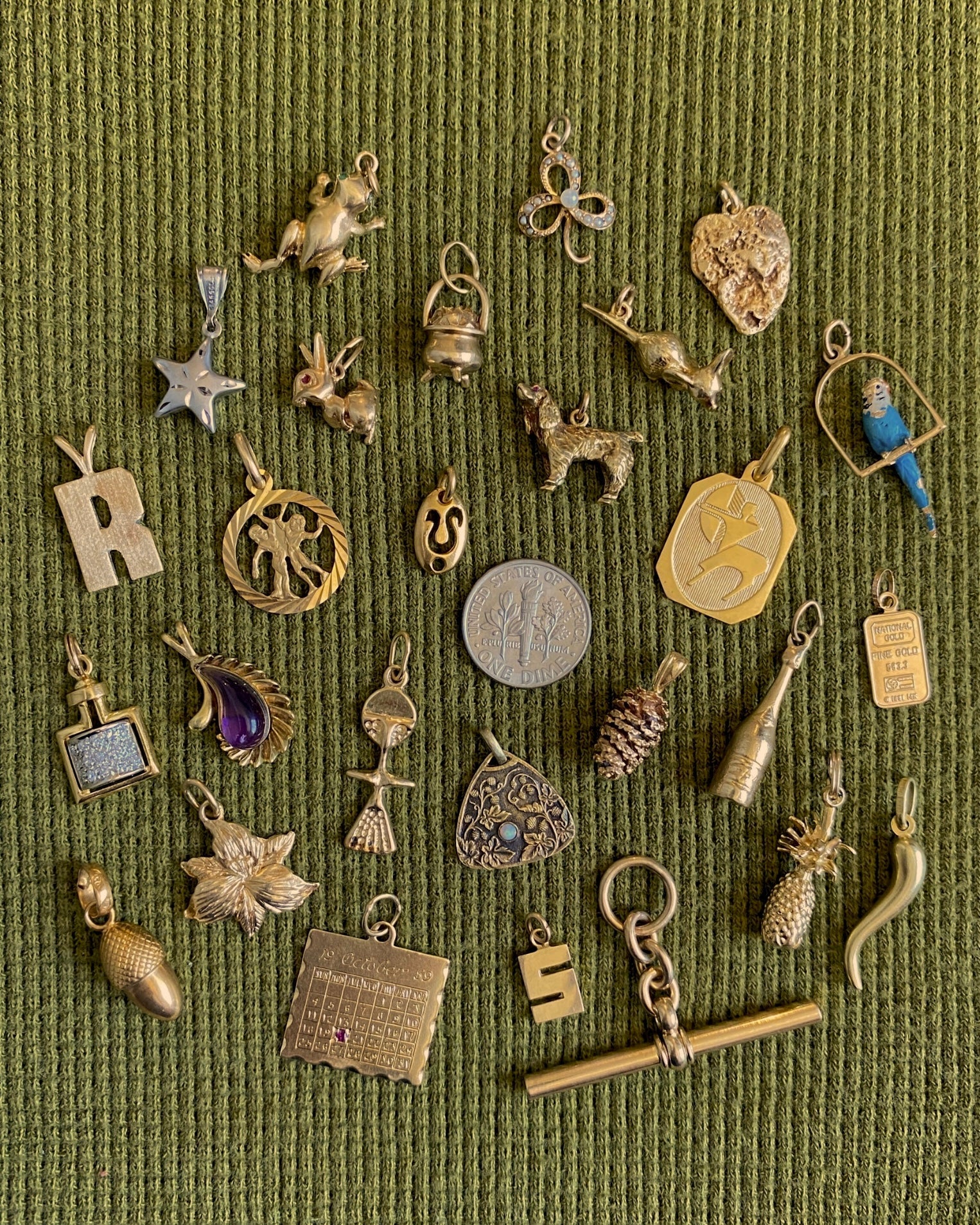 Solid gold 9k, 10k, 14k, and 18k charms & pendants - Golden Green Obsession
