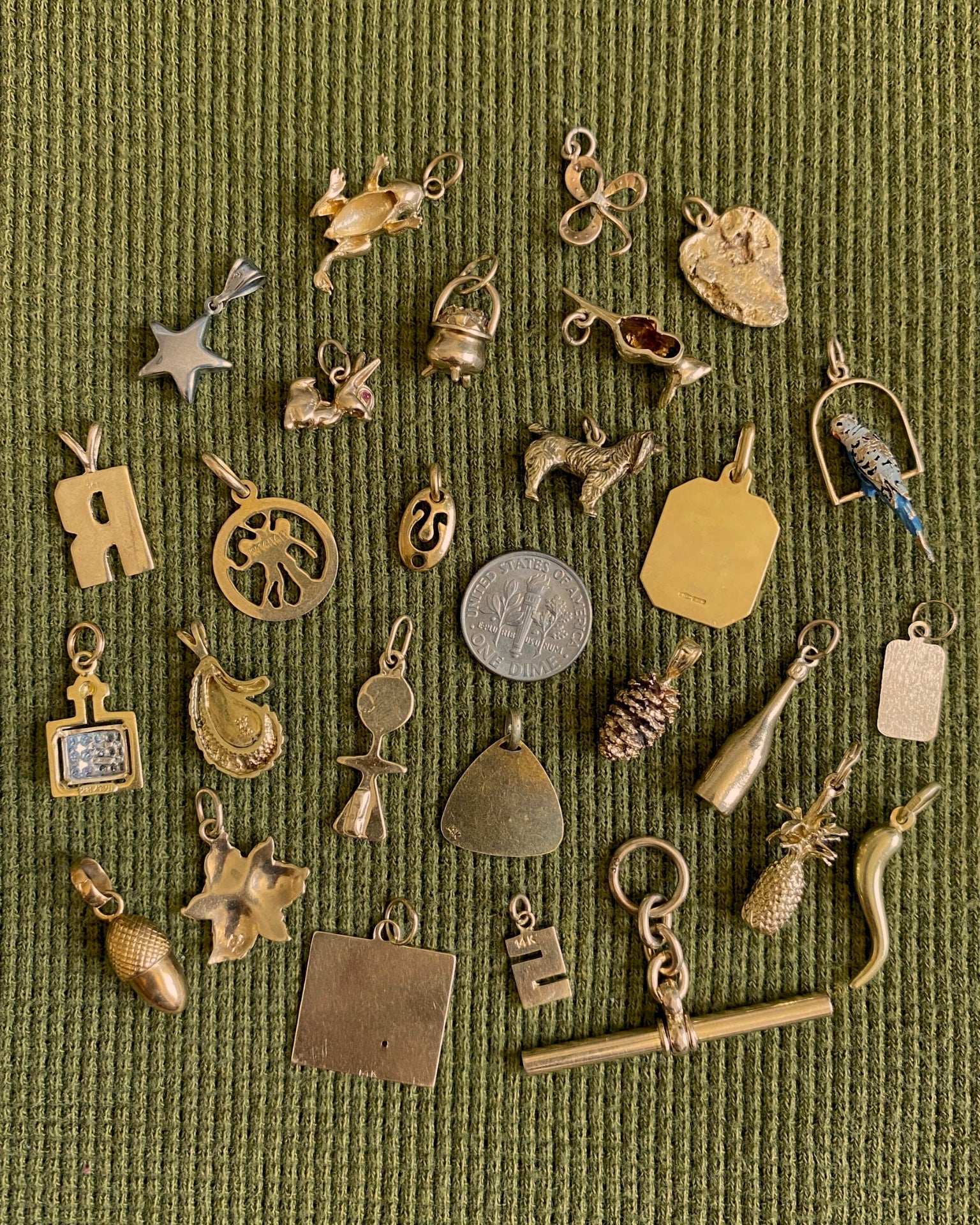 Solid gold 9k, 10k, 14k, and 18k charms & pendants - Golden Green Obsession